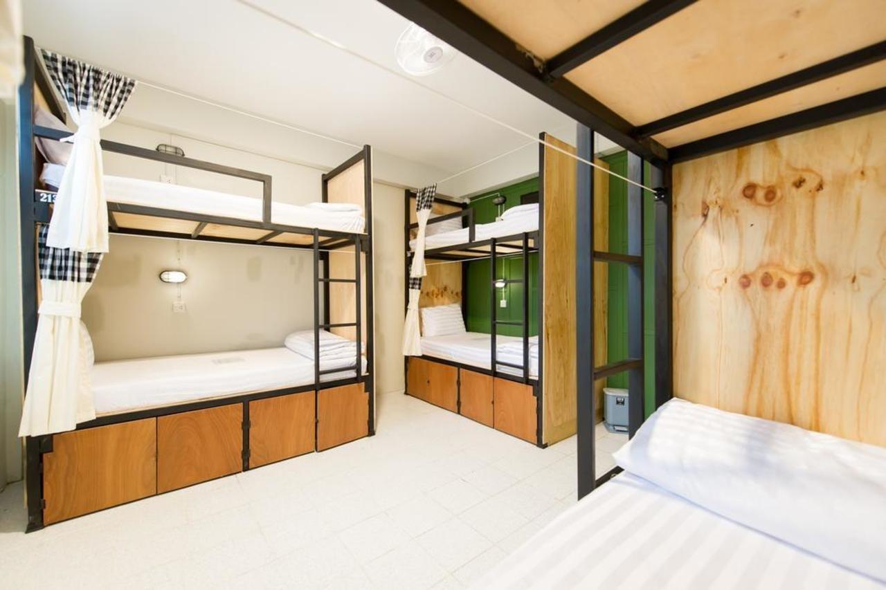 The Neighbors Hostel (Adults Only) Phuket Extérieur photo