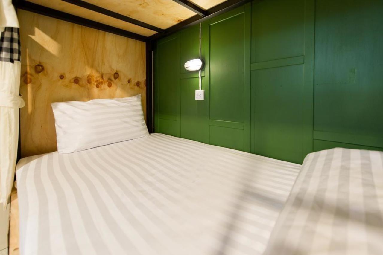 The Neighbors Hostel (Adults Only) Phuket Extérieur photo