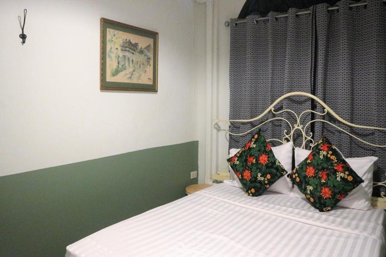 The Neighbors Hostel (Adults Only) Phuket Extérieur photo