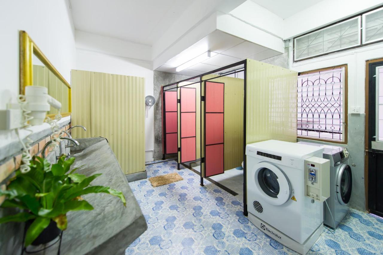 The Neighbors Hostel (Adults Only) Phuket Extérieur photo
